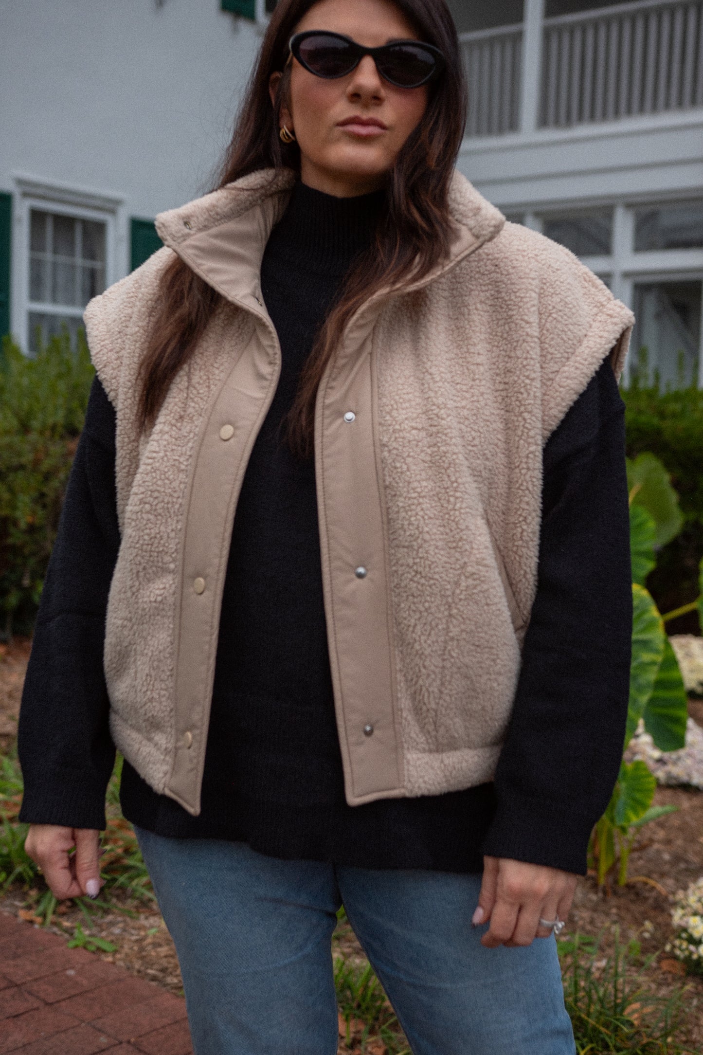 Oversized Sherpa Vest- Taupe