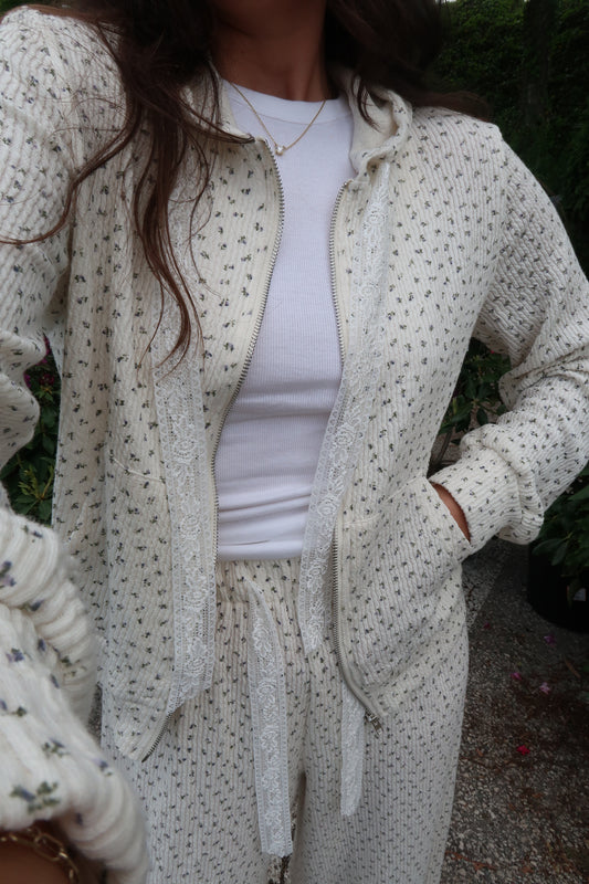 Cream Floral Lounge Set